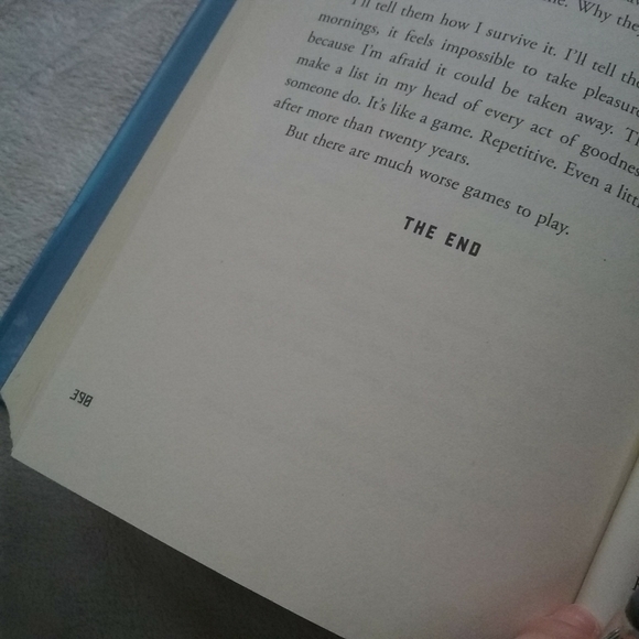 Mocking Jay & Catching Fire (Hunger games) Books - Picture 9 of 12